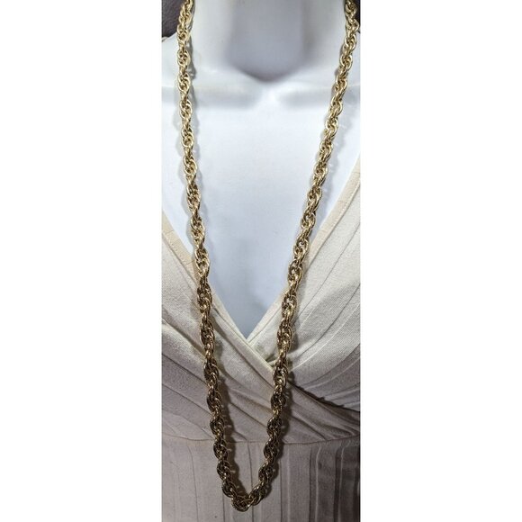 Casual Textured Gold Tone Chain  Necklace - Picture 3 of 4
